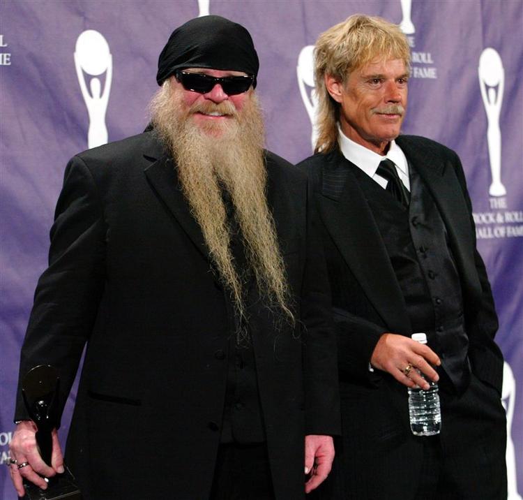 Hvad ville en musiker fra ZZ Top være uden skæg? Trenden er nu, at mænd får fjernet behåring permanent. 