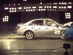 Hyundai Sonata i crashtest. Dens evne til beskytte sine passagerer er ikke for god. Foto: Euro NCAP 