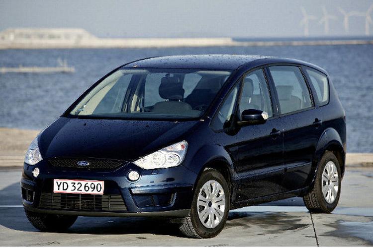Ford S-Max er stor og rummelig, men samtidig uhyre velkørende. Foto: martin Lehmann 