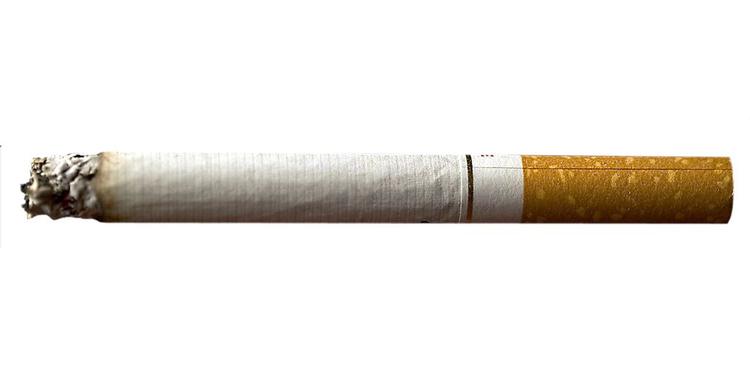 SKÅL! Der er rom i cigaretterne. 