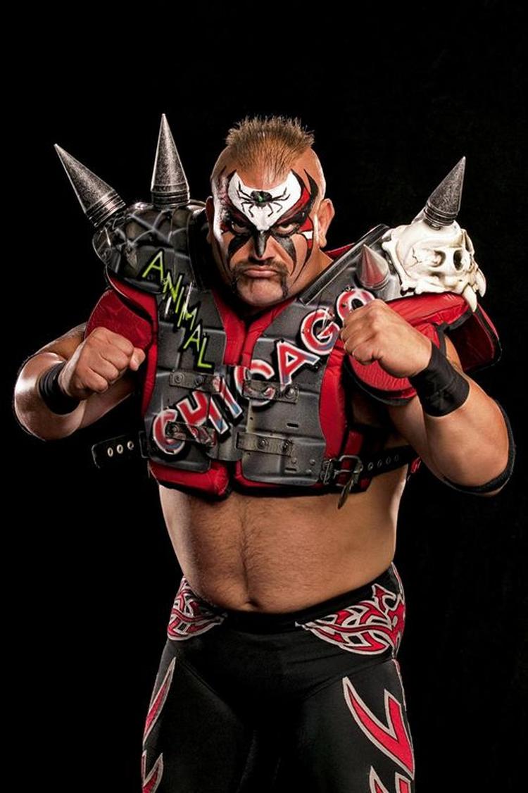 Joe er kendt som 'Dyret', når han wrestler som underholdning. 