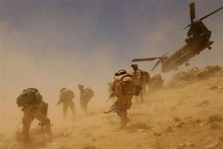 Soldater under aktion i Afghanistan. 