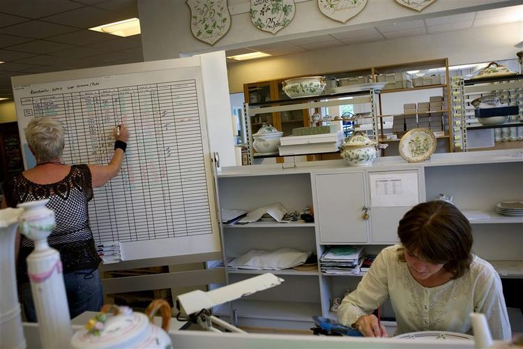 Lean management er også indført på Royal Copenhagen porcelænsfabrik i Glostrup. Store tavler, hvor man kan følge produkterne og hvem der er ansvarlige for hvad, er en væsenlig del af lean. 