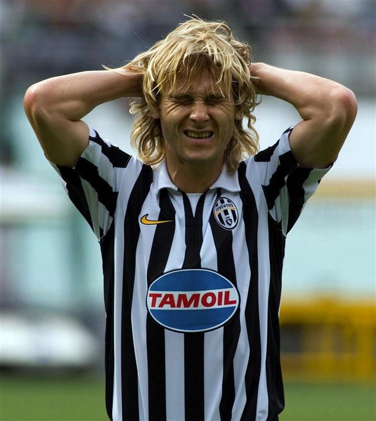 Pavel Nedved kan sagtens begynde at bruge tid på at jule. Juventus-spilleren kommer tidligst i kamp igen i weekenden den 13.-14. januar. 