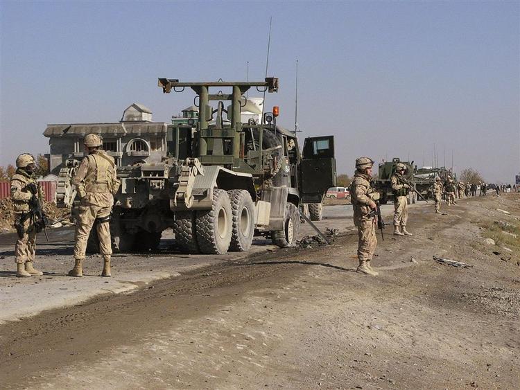 Også  tirsdag blev et NATO-køretøj angrebet af lokale oprørere i Afghanistans Kandahar-provins. To NATO-soldater og seks civile meldes såret. 