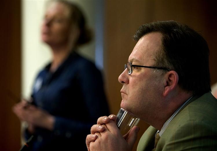 Claus Hjort Frederiksen har meldt hårdt ud over for jobkartel-aftaler. Nu findes de også i hans eget ministerium. 