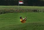 Sydafrikaneren Richard Sterne har sammen med Rory Sabbatini lagt sig i spidsen for World Cup på Barbados. 