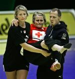 Rikke Nielsen vred pludselig om på foden under fredagens træning. 