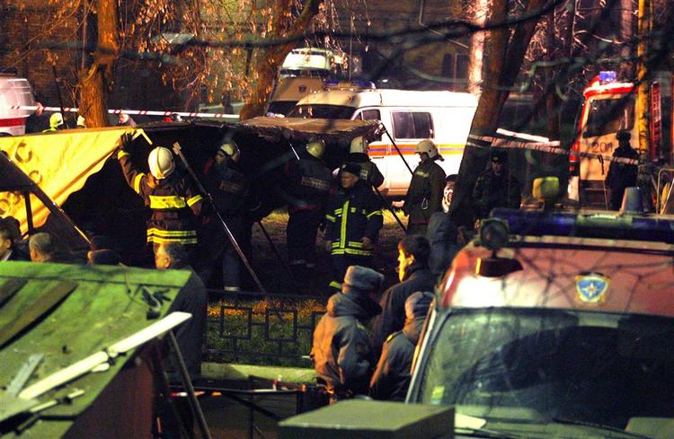 20 brandbiler deltog i nat i arbejdet med at bekæmpe ilden på hospitalet i Moskva. 