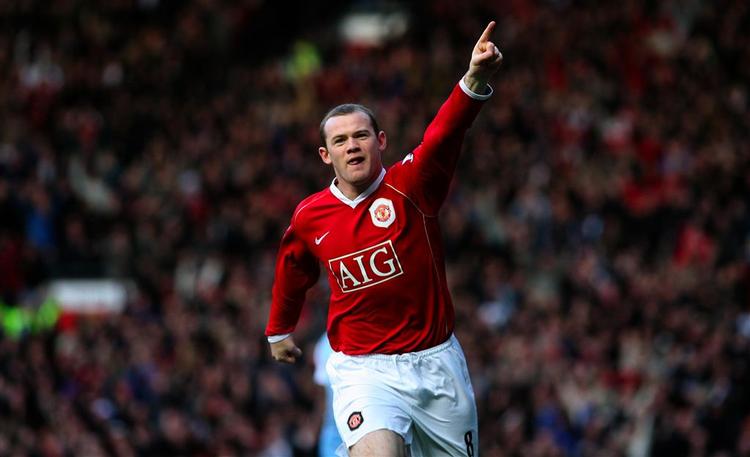 Wayne Rooney scorede det første mål efter fem minutter, da United slog City i det klassiske Manchester-opgør. 