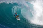 Kvindelige surfere i verdensklasse konkurrerer på Maui, Hawaii. 