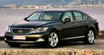 Overdådig luksus og en næsten alt for tyst V8-motor er standard i Lexus LS 460. 