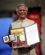Vinderen af Nobels Fredspris, Muhammad Yunus, da han i Oslo modtog fredsprisen, der er på omkring otte mio. danske kroner. 