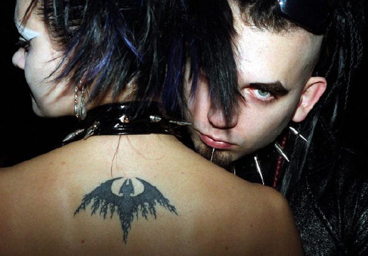 Subkultur. Heidi Laura har været på opdagelse i den urbane mangfoldighed og studeret en masse stammefællesskaber. Bl.a. yoga-dyrkere, skrumpesøstre, clairvoyante, etnohomoer, jøder og goths (billedet). Arkivfoto: Anastasiya Markelova 