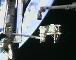 NASA-billeder fra sammenkoblingen af rumfærgen og rumstationen. 