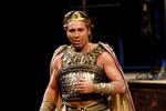 Den franske stjernetenor Roberto Alagna ses her under prøverne på 'Aida'. Tenoren blev buhet væk fra scenen i Milano. 
