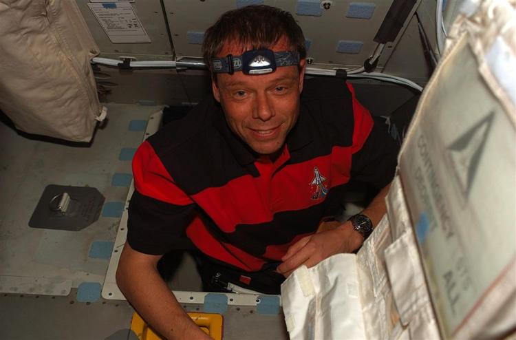 Den svenske astronaut Christer Fuglesang i aktion. 