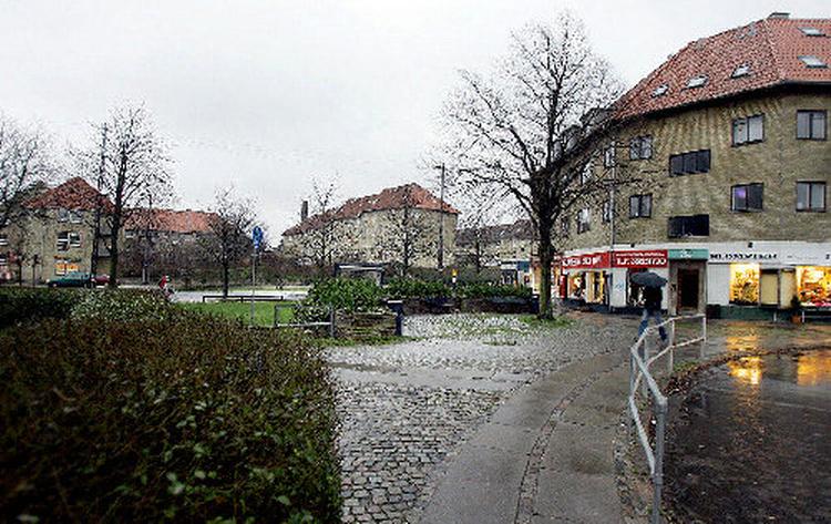 Dan Turèlls plads. Trekanten mellem Vangede Bygade, Stolpegårdsvej og Vangedevej skal prydes med en ca. 3 meter høj kobberskulptur, der er sammensat af alfabetet.Foto: Finn Frandsen 