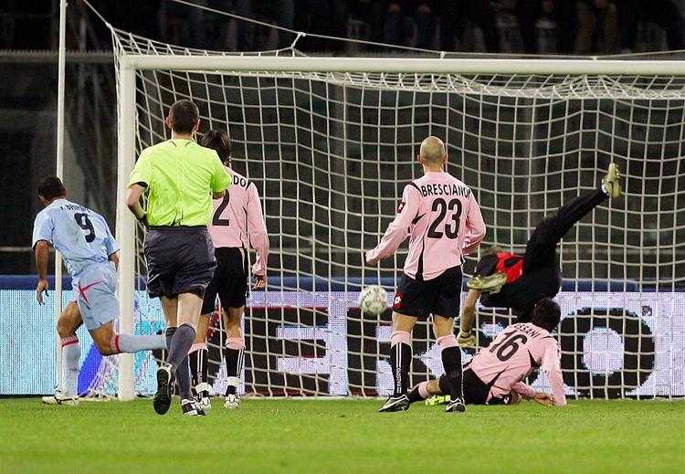 Nelo udligner for spanske Celta i kampen mod Palermo. Kampen endte 1-1. 