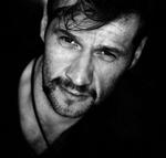 Krigeren. Ulrik Vedels valgsprog kunne være gør hvad du vil, men gør ikke andre fortræd. Foto af omslaget: Jan Grarup 
