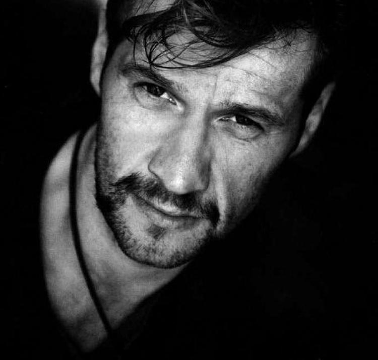 Krigeren. Ulrik Vedels valgsprog kunne være gør hvad du vil, men gør ikke andre fortræd. Foto af omslaget: Jan Grarup 