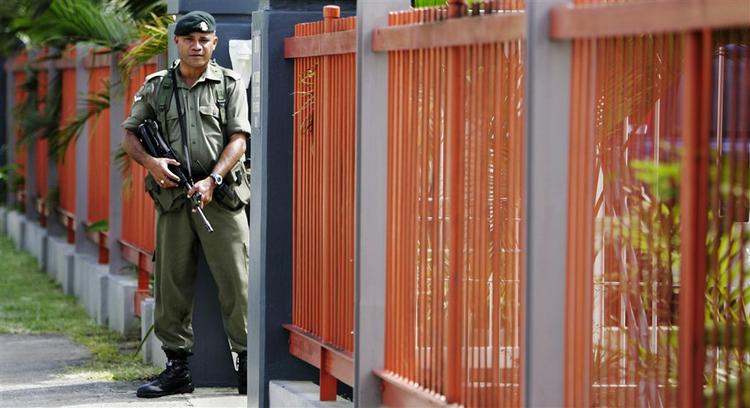 Militæret har taget kontrollen over offentlige instanser i Fiji. 