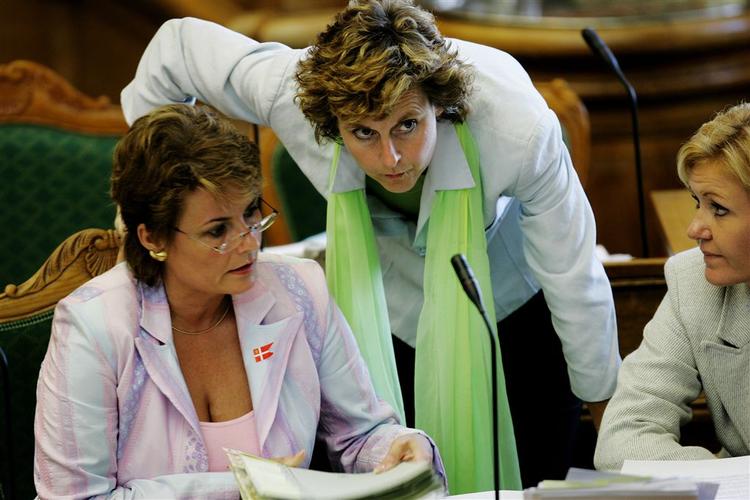 Politisk ordfører Pia Christmas-Møller (tv.) og Carina Christensen (th.) er de bedste bud, hvis Barfoeds afløser skal findes i den konservative folketingsgruppe. 