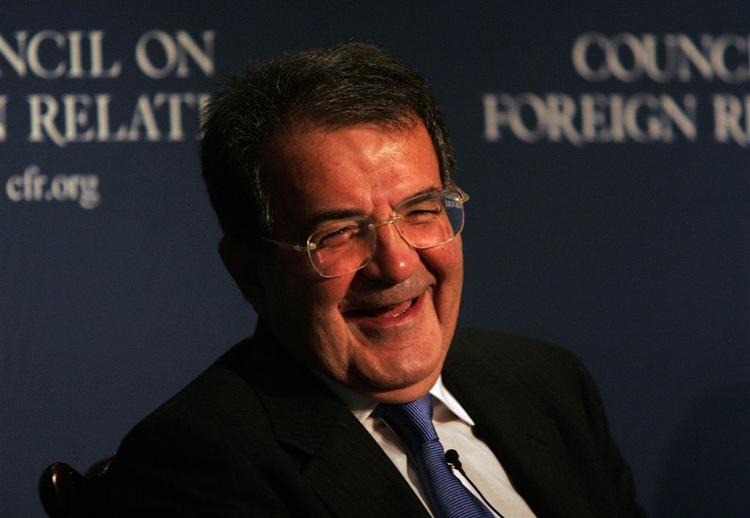 Romano Prodis centrum-venstre koalition vandt i dag afstemningen om et nyt budgetforlig. 