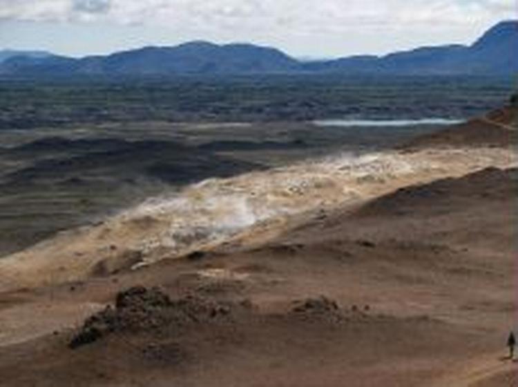 Det er her ved Myvatn i det nordlige Island, at Peter Vemming Hansen skal hakke svovlen fri. - Foto: Middelaldercentret 