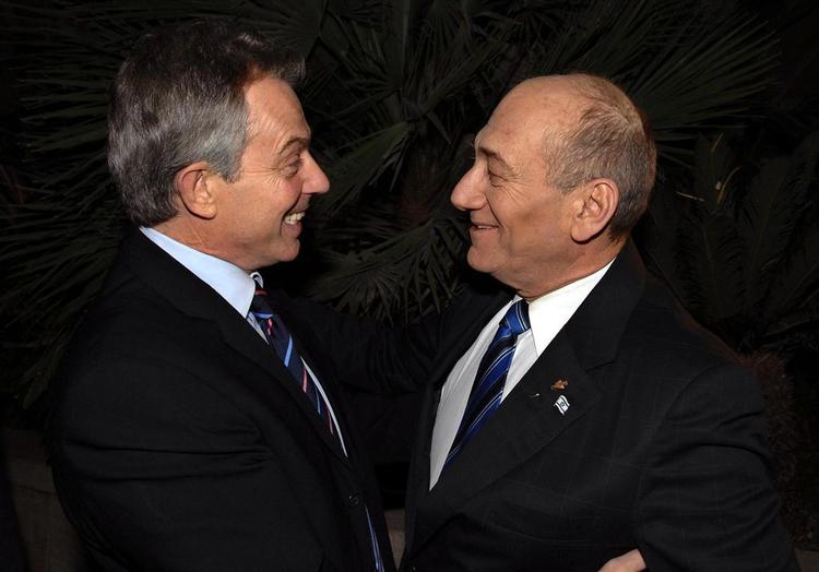 Den britiske premierminister Tony Blair mødtes i dag med sin israelske kollega, Ehud Olmert. 