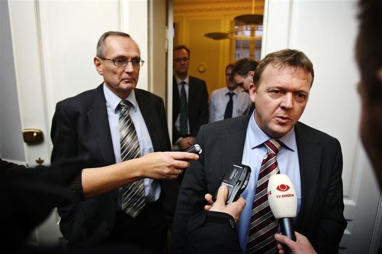 Sundhedsminister Lars Løkke Rasmussen (V)og Bent Hansen (S) efter dagens møde om kræftbehandling. 