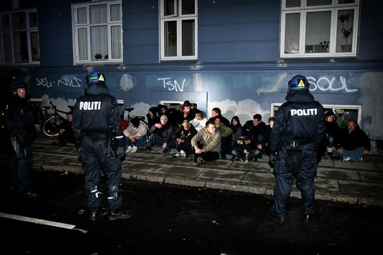 Der blev taget DNA-udtræk på samtlige anholdte efter urolighederne på Nørrebro. 