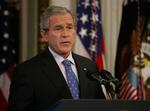 Den amerikanske præsident George W. Bush vil samarbejde med demokraterne om en ny strategi i Irak. 