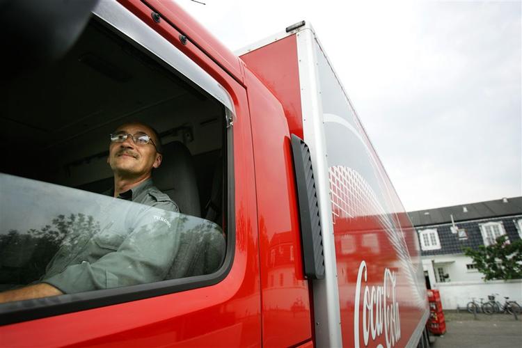 Chaufførerne på langtur behøver ikke længere se langt efter toiletter og rastepladser. Nu kan de få en tissepose i kabinen. 