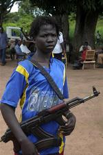 Mange drenge i Uganda bliver bortført for at kæmpe med våben. Det er blandt andet den slags kidnapninger, FN's konvention forbyder. 