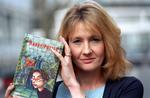 J.K. Rowling og co. har på ny med enkle midler formået at skabe forhåndsinteresse for Harry Potter. Udgivelsesdatoen er end ikke fastlagt, men titlen er allerede genstand for fortolkninger. 