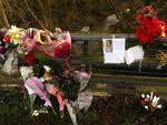 Blomster og breve blev lagt for at mindes Tania Nicole. Et af Ipswich-morderens ofre. 