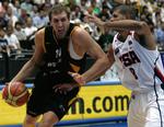 Dirk Nowitzki (t.v.) og Tyskland er med ved EM i basketball i Spanien. 