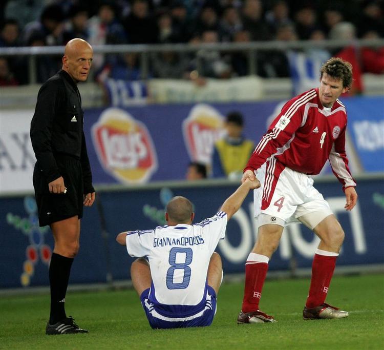Pierluigi Collina var dommer, da Steven Lustü 9. februar 2005 i sin 9. og sidste landskamp var med til at tabe 2-1 til Grækenland i Athen. 