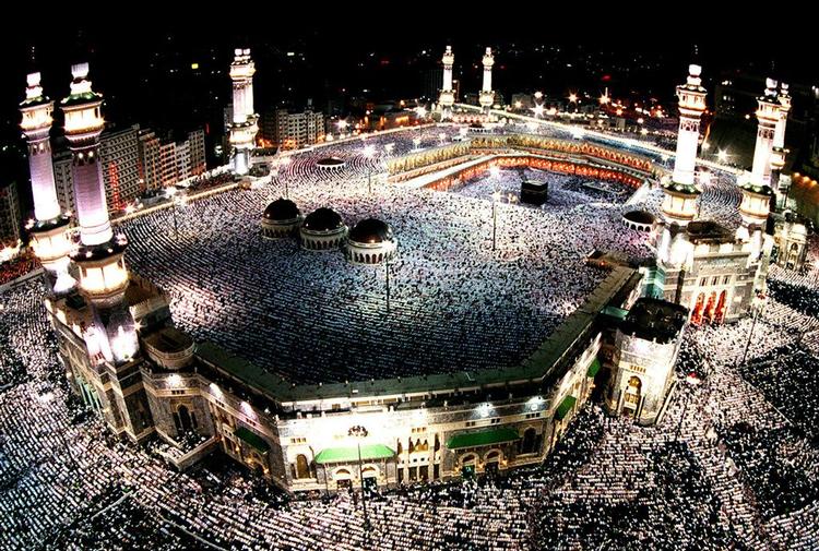 Menneskemylderet og religiøse spændniger bekymringer myndighederne i Saudi Arabien, når muslimske pilgrimme drager til Mekka. 