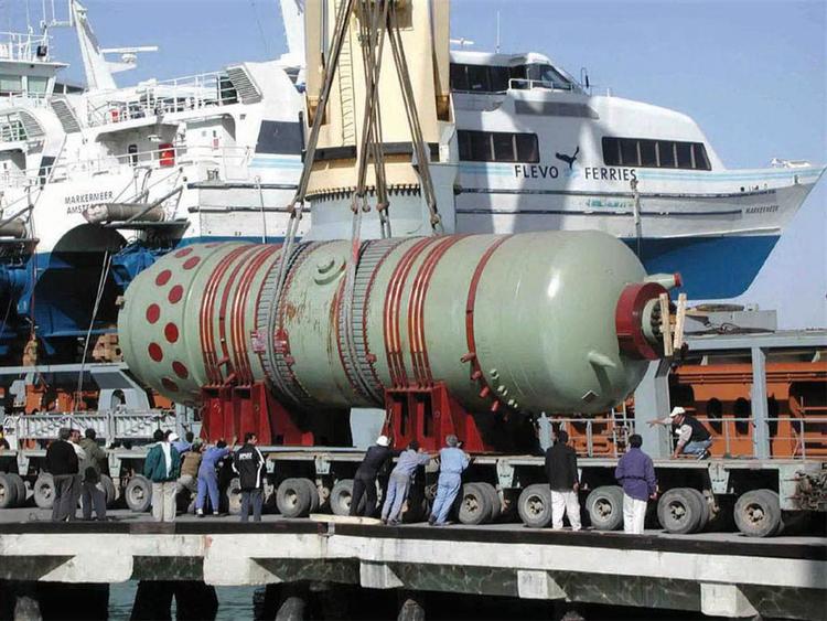 Irans præsident Ahmadinejad har ikke tænkt sig at droppe atomprogrammet trods FN-sanktionerne (Arkivfoto) 