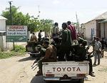 Regeringsstyrker patruljerer i det sydlige Somalia. Islamisterne har trukke sig ud af den strategisk vigtige by Jowhar. 