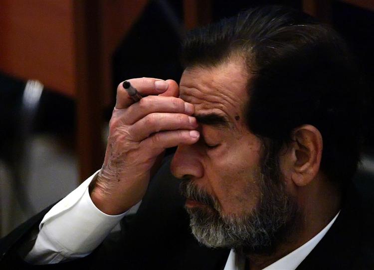 Iraks tidligere diktator Saddam Hussein er blevet dømt til døden ved hængning. 