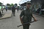 Ifølge det srilankanske forsvarsministerium døde der 3600 soldater og civile på grund af konflikten mellem regeringen og de Tamilske Tigere. 
