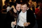 Miriam Dalsgaard og Olav Hergel blev fejret med champagne på Politikens redaktion efter den glade nyhed. 