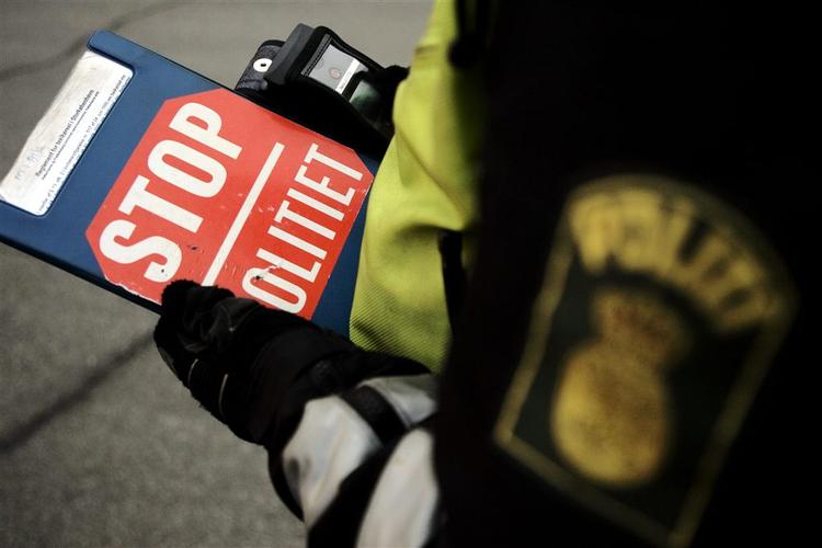 Politiets måleudstyr kan ikke afsløre, om bilister er påvirket af hverken hash eller sove- og nervemedicin. 