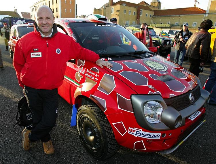 En Fiat Panda klar til udfordringen i ørkenen. 
