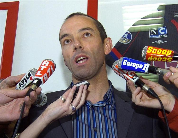 Paul Le Guen er nu  den manager der har siddet kortest tid i det varme sæde på Ibrox. 