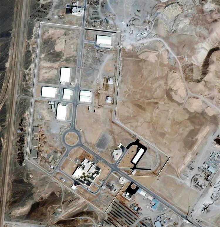 Billedet viser et af de iranske berigelsesanlæg, som israelerne skulle være ved at planlægge atomangreb imod. Anlægget på billedet ligger i byen Natanz. 