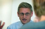 Carl Bildt er under pres på grund af sin forbindelse til den russiske gasgigant, Gazprom. 
